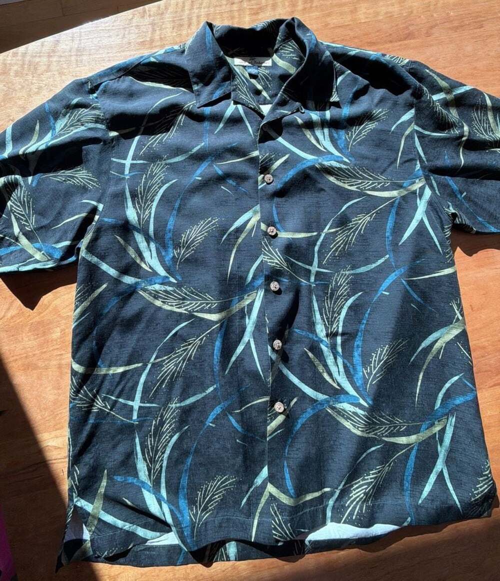 Tommy Bahama Men's Size L Silk Tropical Leaf Print Short Sleeve Button Down Shir